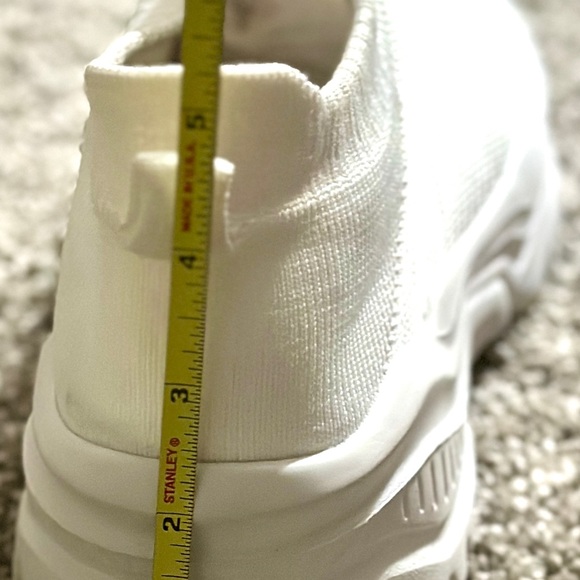 Women’s White Slip-On sneakers Size 7.5 - Picture 5 of 8